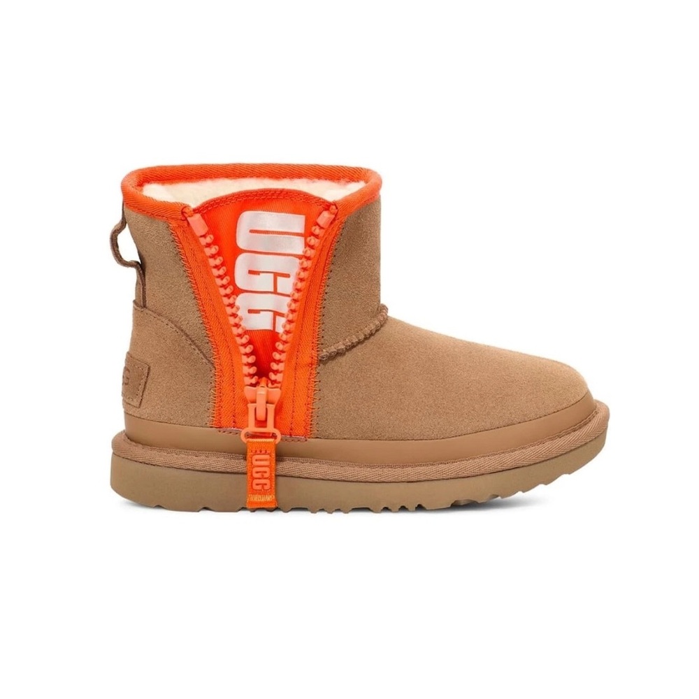 UGG Classic Mini Zipper tape Logo Boot pre-loved kids size 13c-chestnut & orange